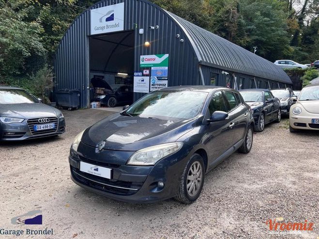 Cliquer pour voir la photo suivante Renault Megane III 1.5 DCi 110cv Tomtom BVA Gris de 2010