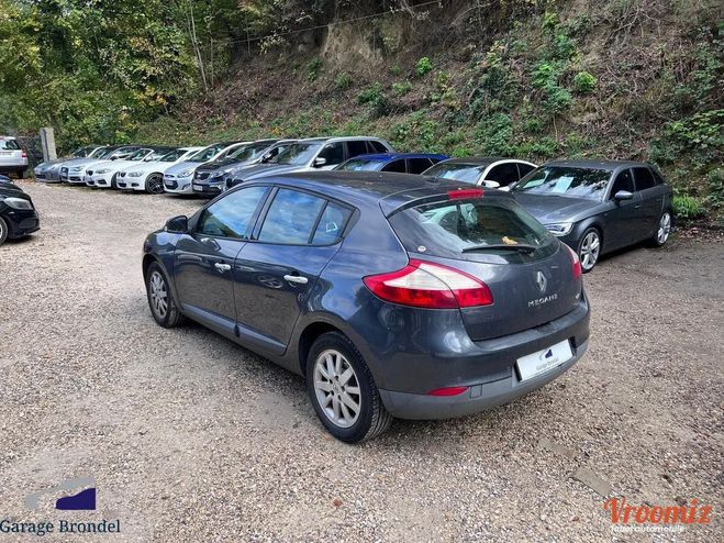 Renault Megane III 1.5 DCi 110cv Tomtom BVA Gris de 2010