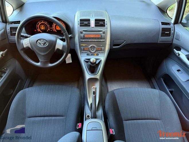 Toyota Auris 1.4 D-4D 90cv 2me main Gris de 2008