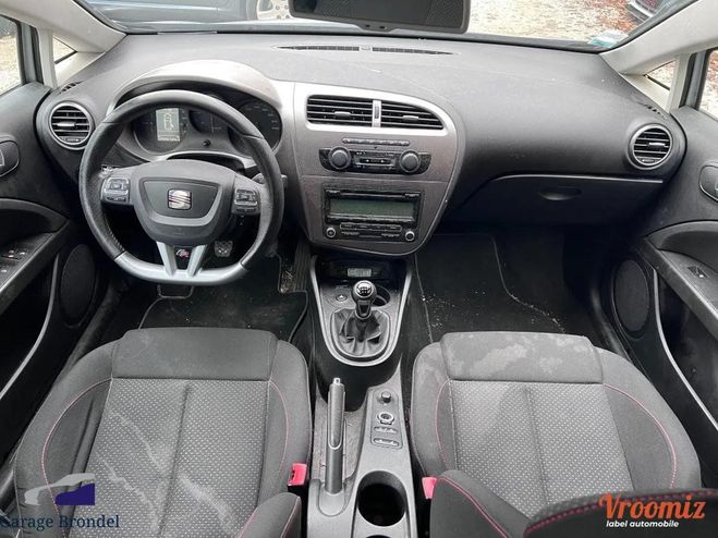 Seat Leon 2.0 TDi 140cv FR 2me Main Phase 2 Gris de 2012