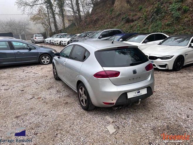 Seat Leon 2.0 TDi 140cv FR 2me Main Phase 2 Gris de 2012