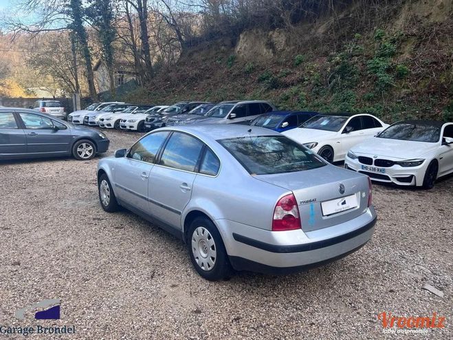 Volkswagen Passat 1.6i 102cv Comfortline 1re Main Gris de 2002