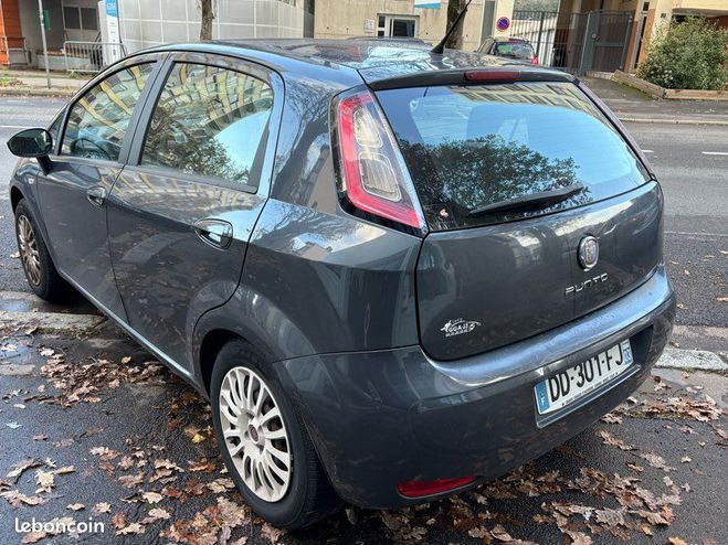 Fiat Punto 1.3 JTD 85 cv 2014 139000 kms Gris de 2014