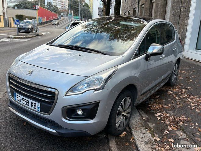 Peugeot 3008 allure 1.2 130cv toit panoramique cam�ra Gris de 2016