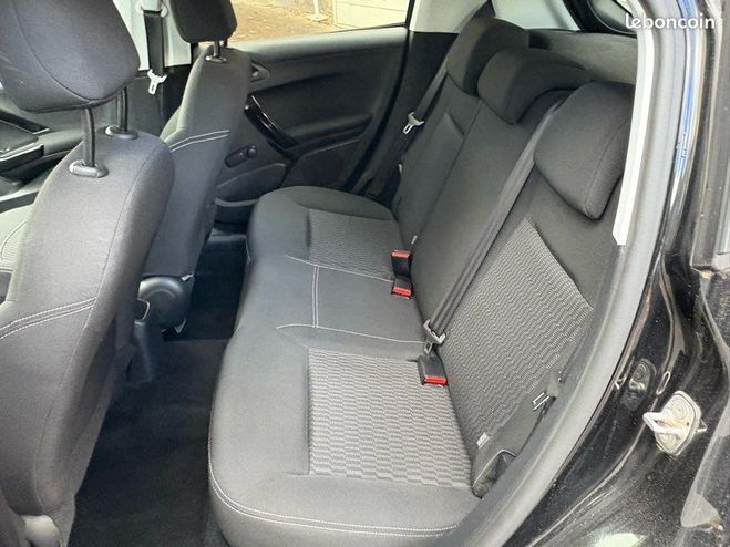 Peugeot 208 1.2 82cv style 70000 kms parfait �tat Noir de 2017