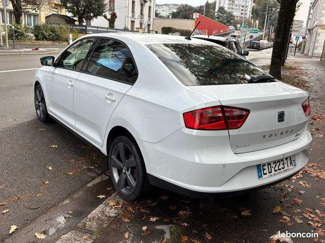 Seat Toledo Fr Line Tsi 110 cv Full options parfait  Blanc de 2016