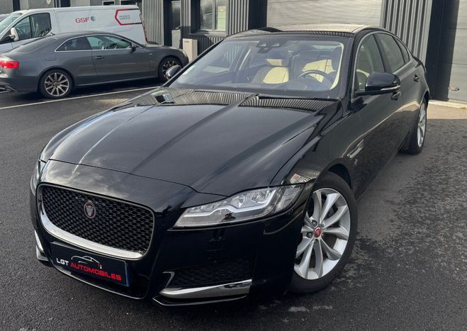 Jaguar XF (X260) Berline 2.0 D 16V 180 cv NOIR de 2015
