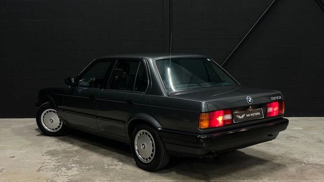 BMW Serie 3 320i E30 129 CV - 2nd main Gris de 1989