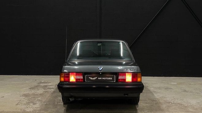 BMW Serie 3 320i E30 129 CV - 2nd main Gris de 1989