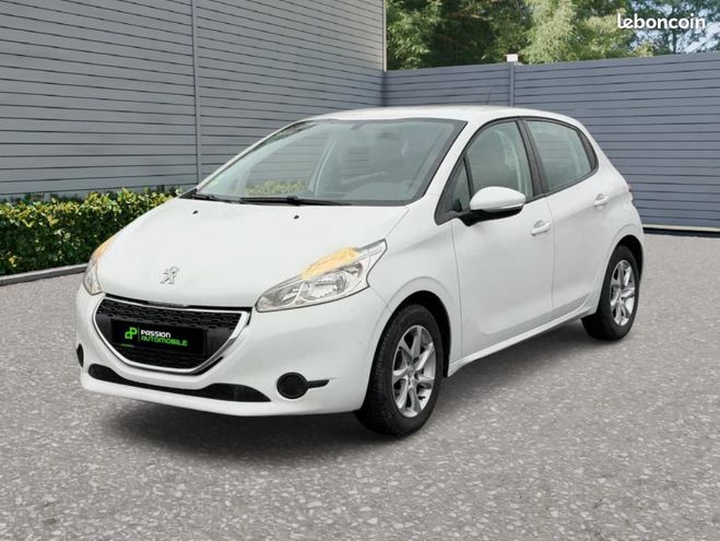 Peugeot 208 1,4L HDI 1ER MAIN Blanc de 2016