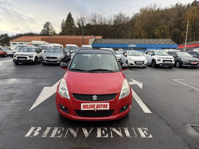 Cliquer pour voir la photo suivante Suzuki Swift III 1.3 DDiS75 So Color 5p ROUGE de 2013