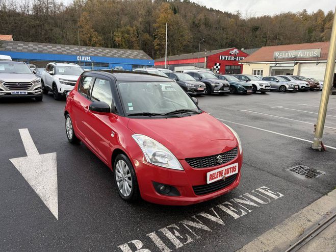 Suzuki Swift III 1.3 DDiS75 So Color 5p ROUGE de 2013