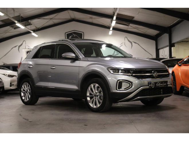 Cliquer pour voir la photo suivante Volkswagen T Roc TROC 1.5 TSI EVO 150 STYLE PHASE 2 / MAT GRIS CLAIR de 2023