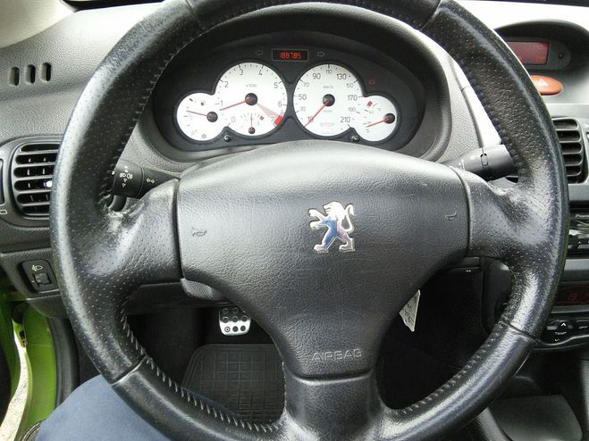 Peugeot 206 2.0 i S16 136 CUIR - DISTRIBUTION FAITE Vert de 2002