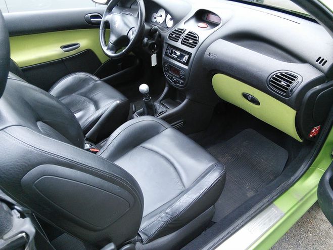 Peugeot 206 2.0 i S16 136 CUIR - DISTRIBUTION FAITE Vert de 2002