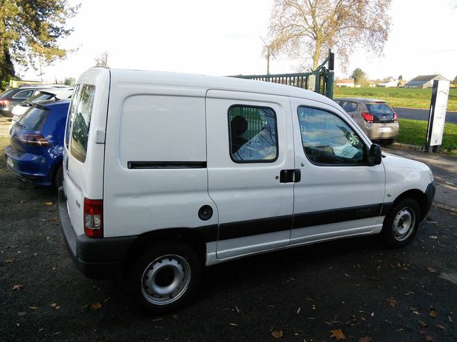Citroen Berlingo Utilitaire 1.6 HDi Fourgon 75cv DISTRIBU Blanc de 2010