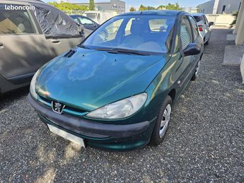  Voir détails -Peugeot 206 1.4i 75 CV PACK CLIM à Saint-Jean-d'Illac (33)