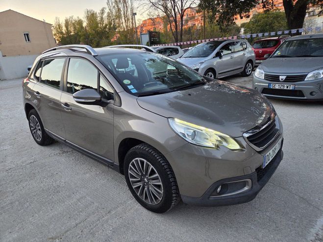 Cliquer pour voir la photo suivante Peugeot 2008 Active 1.6 e-HDi 92ch Gris de 2015