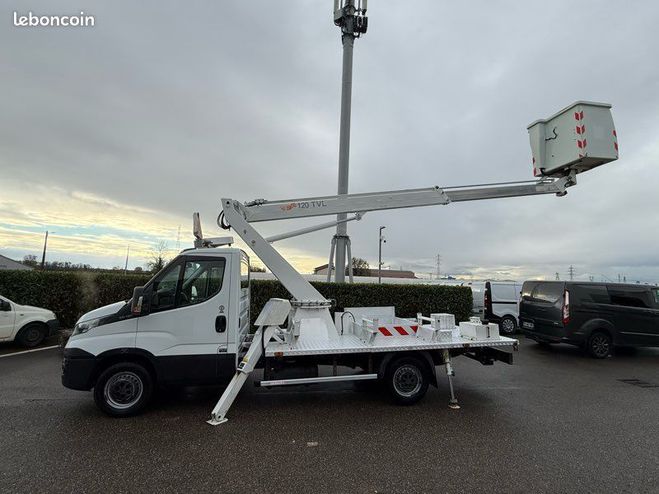 Iveco Daily 20990ht 35s13 nacelle Comilev panier 2 p  de 2016