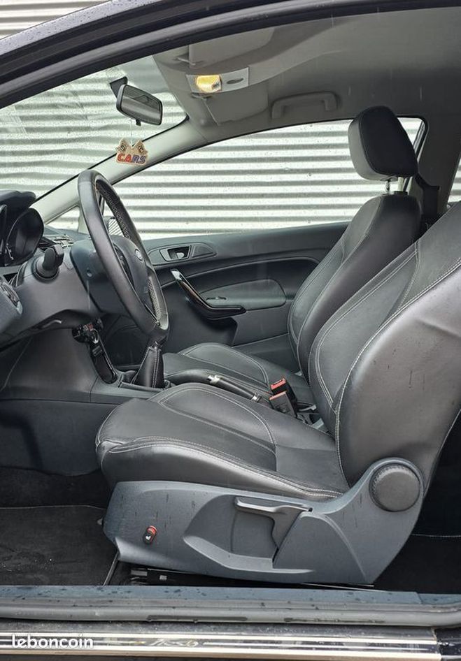 Ford Fiesta 1.6 Ti-VCT SPORT 135 cv Noir de 2012