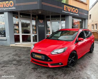  Voir détails -Ford Focus break 2.0 ecoboost 250 ch st à Besanon (25)