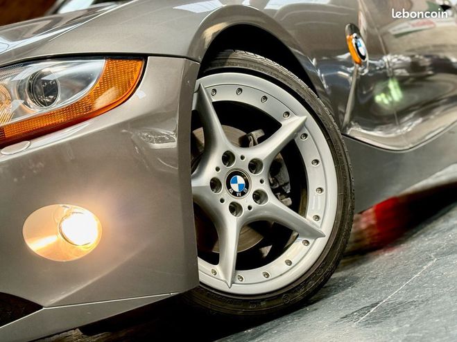 BMW Z4 Roadster 3.0i 6 cylindres 231 ch Suspens Gris de 2003