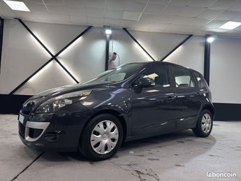  Voir détails -Renault Scenic 1.6 16v 110ch 1re Main à  Le Havre (76)
