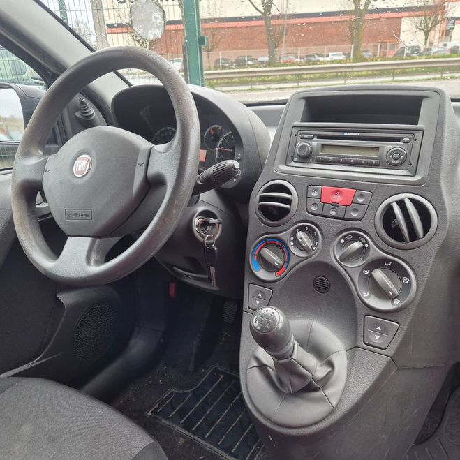 Fiat Panda II 1.2 8V 69 DYNAMIC TRS BELLE 7 Gris de 2011