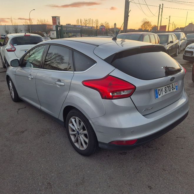 Ford Focus III (2) 1.5 TDCI 120 S&S TITANIUM 5P Gris de 2015
