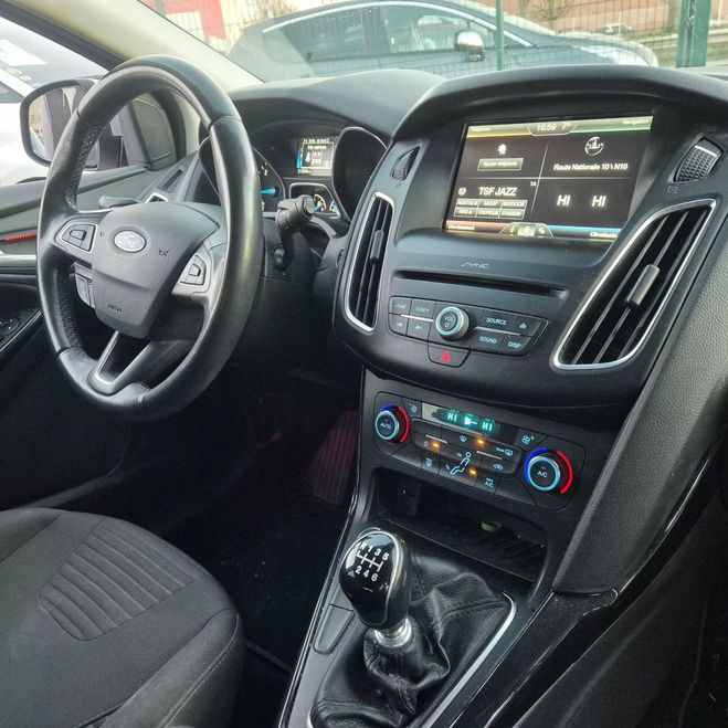 Ford Focus III (2) 1.5 TDCI 120 S&S TITANIUM 5P Gris de 2015