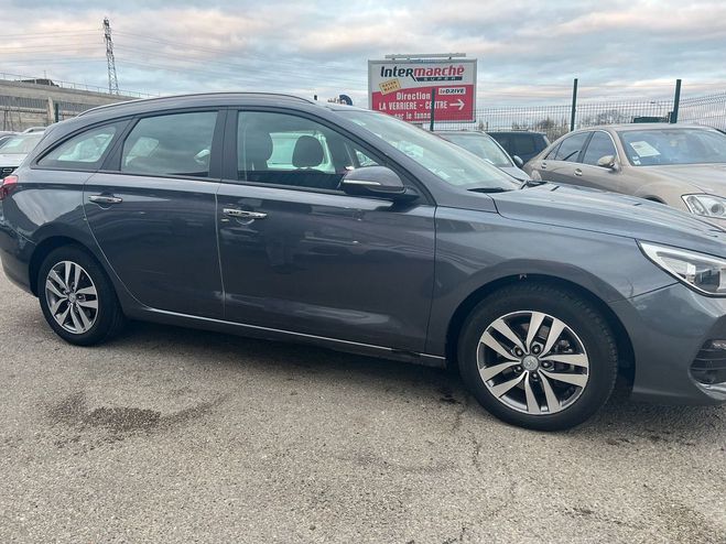Hyundai I30 III 1.6 CRDI 115 BUSINESS BELLE FULL FIA Gris fonc de 2020