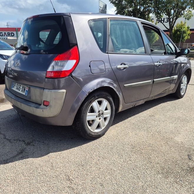 Renault Scenic II 1.9 DCI 125 CONFORT DYNAMIQUE Violet de 2005
