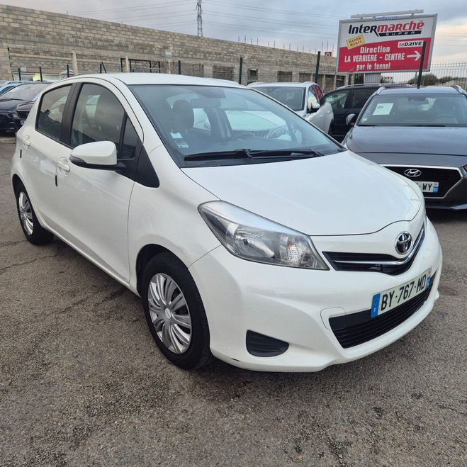 Toyota Yaris III 100 VVT-I DYNAMIC 5P GPS BELLE Blanc de 2011