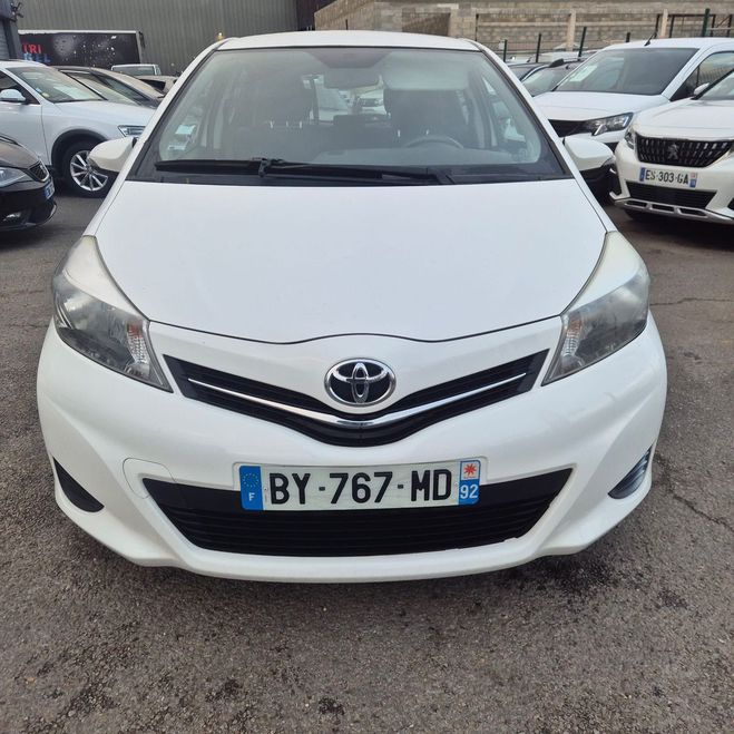 Toyota Yaris III 100 VVT-I DYNAMIC 5P GPS BELLE Blanc de 2011