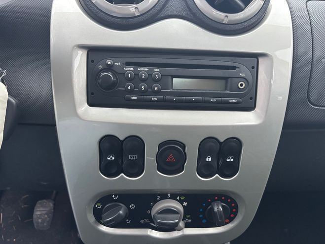 Dacia Sandero 1.4 MPI 75 BLACKLINE 8 Gris de 2010