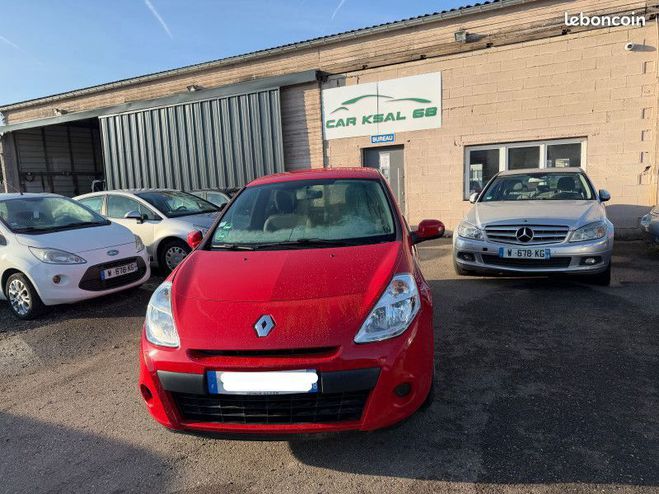 Renault Clio III 1.2 16V 75CH ACCESS 3P Rouge de 2010