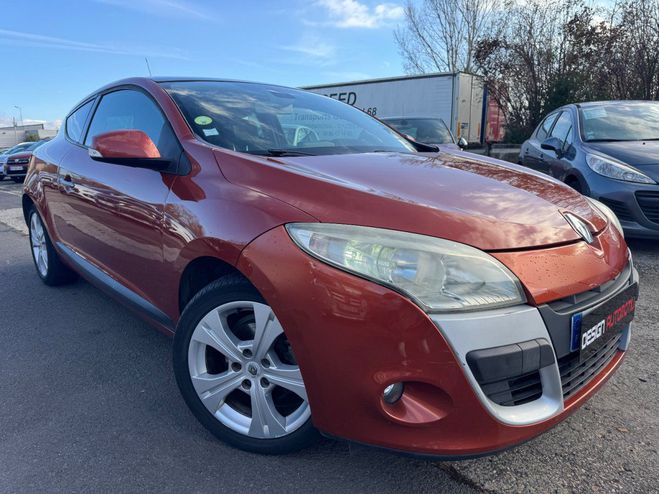 Renault Megane 1.9 DCi 130CH FAP Dynamique eco� Orange de 2010