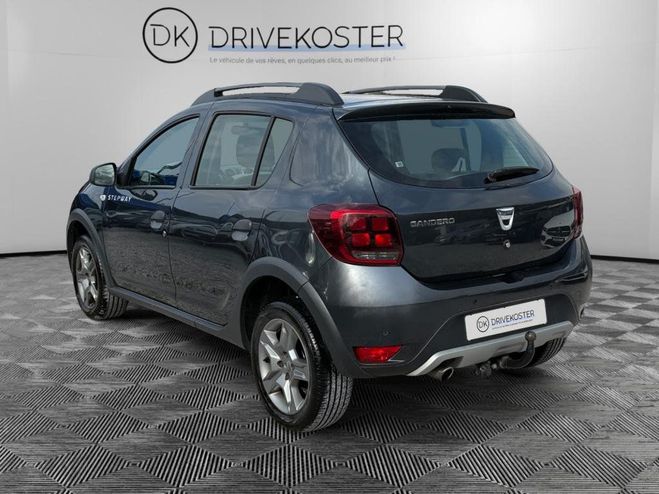 Dacia Sandero 0.9 TCe - 90 - BV Easy-R II BERLINE Step Noir mtallis de 2017