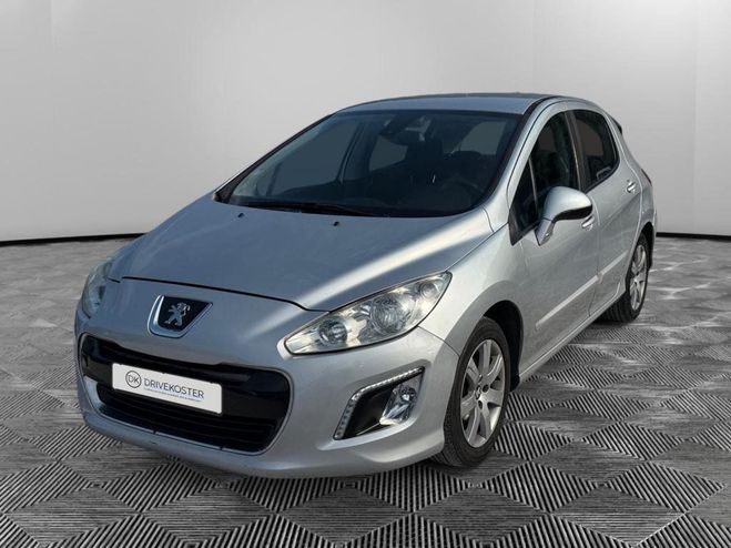 Cliquer pour voir la photo suivante Peugeot 308 1.6 HDi FAP - 92 BERLINE Active PHASE 2 GRIS CLAIR de 2011