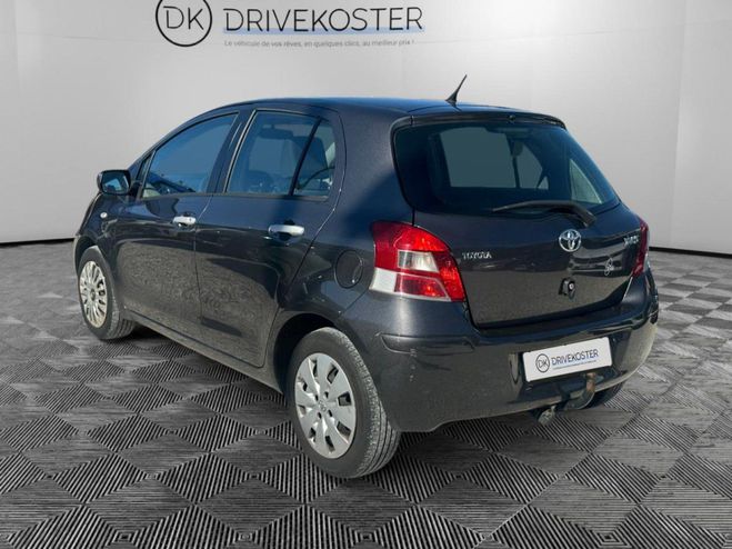 Toyota Yaris 1.3 - 100 VVT-i - Stop & Start II PHASE  GRIS de 2010