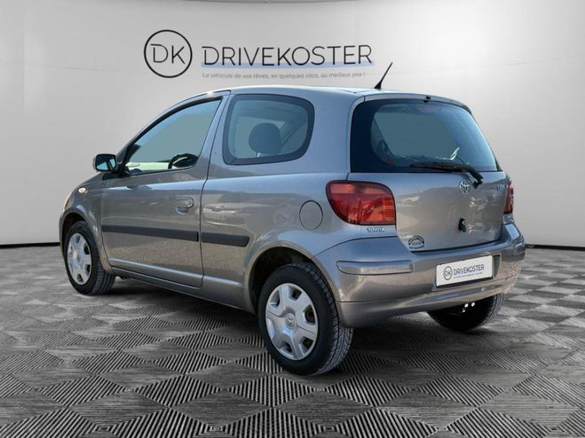 Toyota Yaris 65 CH Boite Auto GRIS de 2003