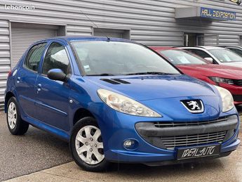  Voir détails -Peugeot 206 206  1.4 75ch Active 5P à Fontaine (38)