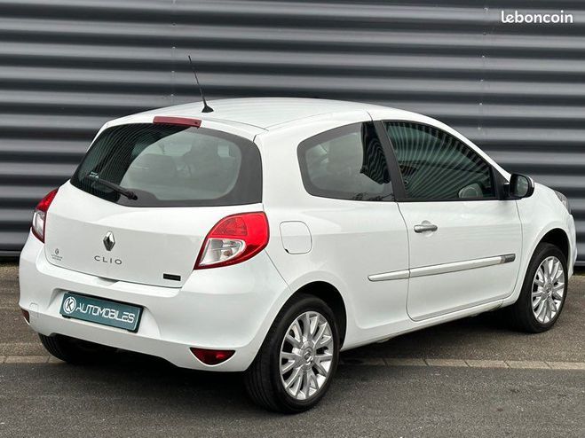 Renault Clio III 3 1.2 16V 75CH 124800Km DITON COLLE Blanc de 2014