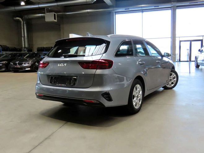 Kia Ceed d SW Ceed / 1.6CRDi More ISG Gris Mtallis de 