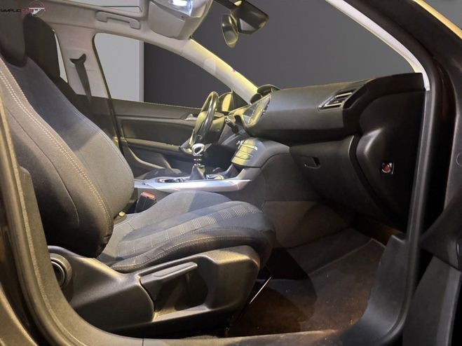 Peugeot 308 1.2 PureTech 130ch SS BVM6 Allure Gris de 2017