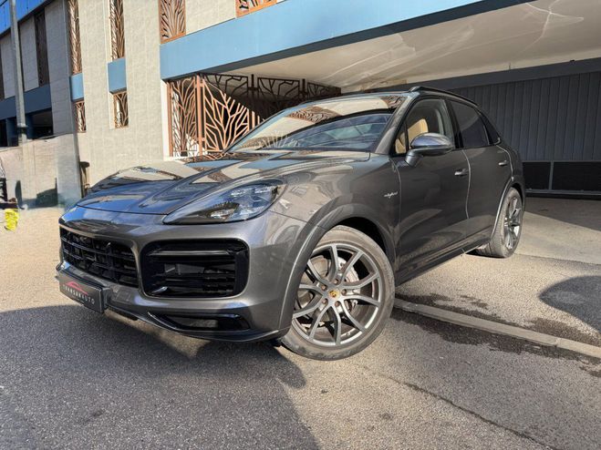 Porsche Cayenne COUPE 4x4 E-Hybrid 3.0l V6 462 CV Tiptro Gris de 2021