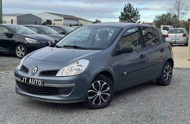 Renault Clio III (B/C85) 1.4 16v 98ch Luxe Privilge  INC. de 2005