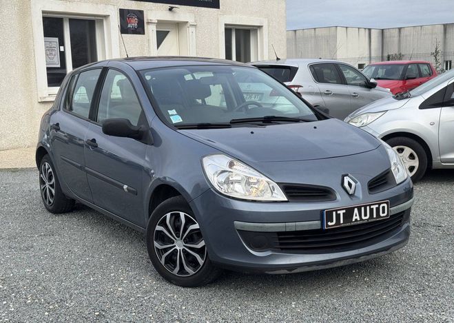 Renault Clio III (B/C85) 1.4 16v 98ch Luxe Privilge  INC. de 2005