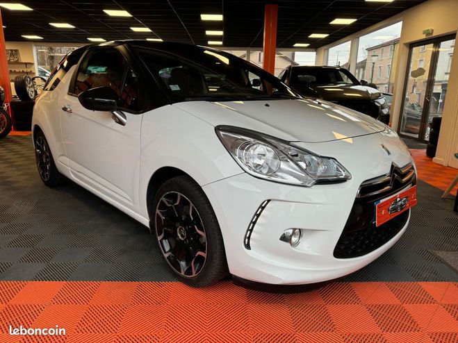 Cliquer pour voir la photo suivante Citroen DS3 Pack SO CHIC 1.6I 16V 120 cv Garantie 12 Blanc de 2010