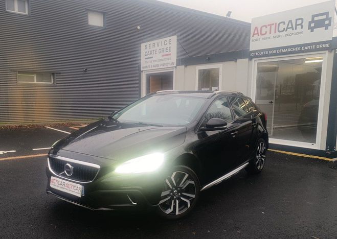 Volvo V40 II CROSS COUNTRY 2.0 D2 120 MOMENTUM BV6 Noir Mtallis de 2017